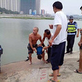 父亲跳江救儿子不幸双双溺亡_1
