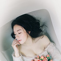 大赞的写真照“梦幻星星+唯美浴缸”_2