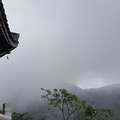娄山关，绿苔木阶，青山白塔有脊，行路淡雾_5