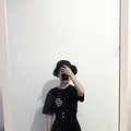 酷girl暗黑风~买了件很酷的黑色T恤_3
