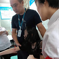女乘客赶着上班不吃早饭公交上晕倒 结果很暖