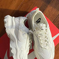 �¿�Nike�����ϵ�Ь���ˣ���ɫ�Ϳ�ʽ��ľ���
