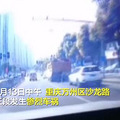重庆万州俩货车压扁小轿车，目击者：女司机开车去保养 不幸死亡_0