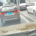 今天路上看到一款宝马烧机油，主要是烟子太大了，印象深