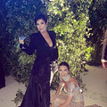 ����ɺ��̫��KrisJenner�ı��䣬�Ǳ����е��컨���˰�_0