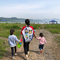 家乡人民最喜欢的大草坪和河坝，我们全家也来打卡，幸福指数爆棚_0