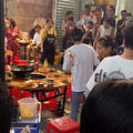 “天降飞猫”烫伤9人！重庆火锅店主：让债肇事猫“打工”偿还_2