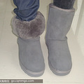 ����һ����UGG��15�Ŵ�ͼ���ࡣ���Ź��������ϵ��������档_0