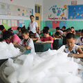 这个小学期末考试 放冰块防暑降温（组图）