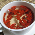 枸杞子泡水喝的功效_3