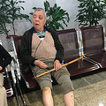 八旬老人旅游受伤 导游不闻不问 旅行社推卸责任_5