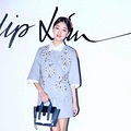 李宇春贝嫂领衔中外女星近期十佳造型_0