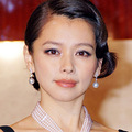 郑秀文恋爱长跑22年冻龄女神你猜她们几岁了_5