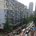 清吟街违章停车严重 机动车噪音严重扰民
