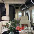 床、洗手间、餐桌、冰箱一应俱全的房车旅游，少你怎么行_3