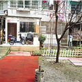 杭州梅花碑社区违建 一楼住户擅自破墙占绿地