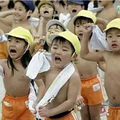 危机感! 中国孩子在寒风中哆嗦, 日本孩子却_5