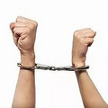 义乌一辆面包车无视交警疾驰而来，径直冲向正过斑马线的父子俩._1