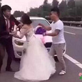 新娘结婚半路悔婚 新郎下跪都没用 发生了什么？