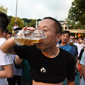 杭州宋城市民和战斗民族用金鱼缸喝啤酒，河南小伙逆袭获第一！_3
