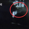 儿子撞人逃逸，母亲帮其回现场查看，遭遇车祸......_3