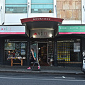 他带孩子探访全球最有意思的这12家书店_5