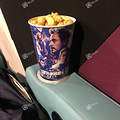 第一次碰到可以抬脚的电影院！可是好热复仇