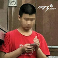 杭州一女演员在闹市区被偷拍裙底，怒扇男子