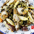 与青岛的小海鲜同炒，将江南雪菜春笋的鲜味发挥得淋漓尽致_5