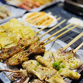 这家烧烤店天天“人从众”果真有它的道理，人均40+吃到扶墙出_2