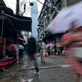 小城里的艾滋病人：为了不被发现，她们放弃低保