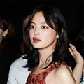 36岁的辛芷蕾时尚感满满，妆容既优雅又高级！_4