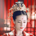 古装剧里的新娘红妆，李沁妩媚，景甜柔和，佟丽娅梨花带雨惹人怜_1