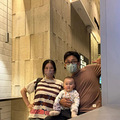 我给老婆孩子拍合影时，把孩子的左腿移出了取景框_3