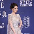 女明星又一时尚盛典美图来袭，霸姐江疏影似黑社会大佬_2