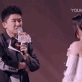 起猛了，她居然成了00后自己的那英？_3