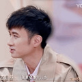 起猛了，她居然成了00后自己的那英？_1