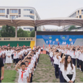 惊呆了小学生！这所学校的升旗仪式够飒！_5