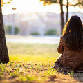 晒太阳有个“影子法则”，多晒和少晒的人身体差在哪？_0
