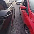 两车先后往中间车道变道，左侧车被率先撞击，但是负全责？_2
