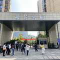 超10万人次观看！这个商场地铁一应俱全的公租房长啥样？_0