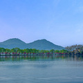 桃红柳绿，淡淡青山。招我归来，和春醉去。_3