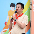 “在他们身上看到了未来”水庆霞现身竞舟小学 助力体育节开幕_1