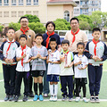 “在他们身上看到了未来”水庆霞现身竞舟小学 助力体育节开幕_2