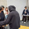 热搜第一！周杰伦近日状态曝光，背稍显佝偻