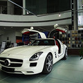 �����Եķ�񣬱��۳���SLS AMG����
