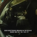 红绿灯前，网约车司机突然下车拔了前车的车钥匙……_1