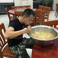 要火！台州“泡面哥”刷爆朋友圈，背后的故事让人有些心疼_1