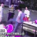 女子火锅店遭半裸男扑倒猥亵！店老板挺身而出却被罚款_0