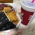 #KFC新品试吃#没有面包生菜的培根鸡腿重磅肉霸堡_2
